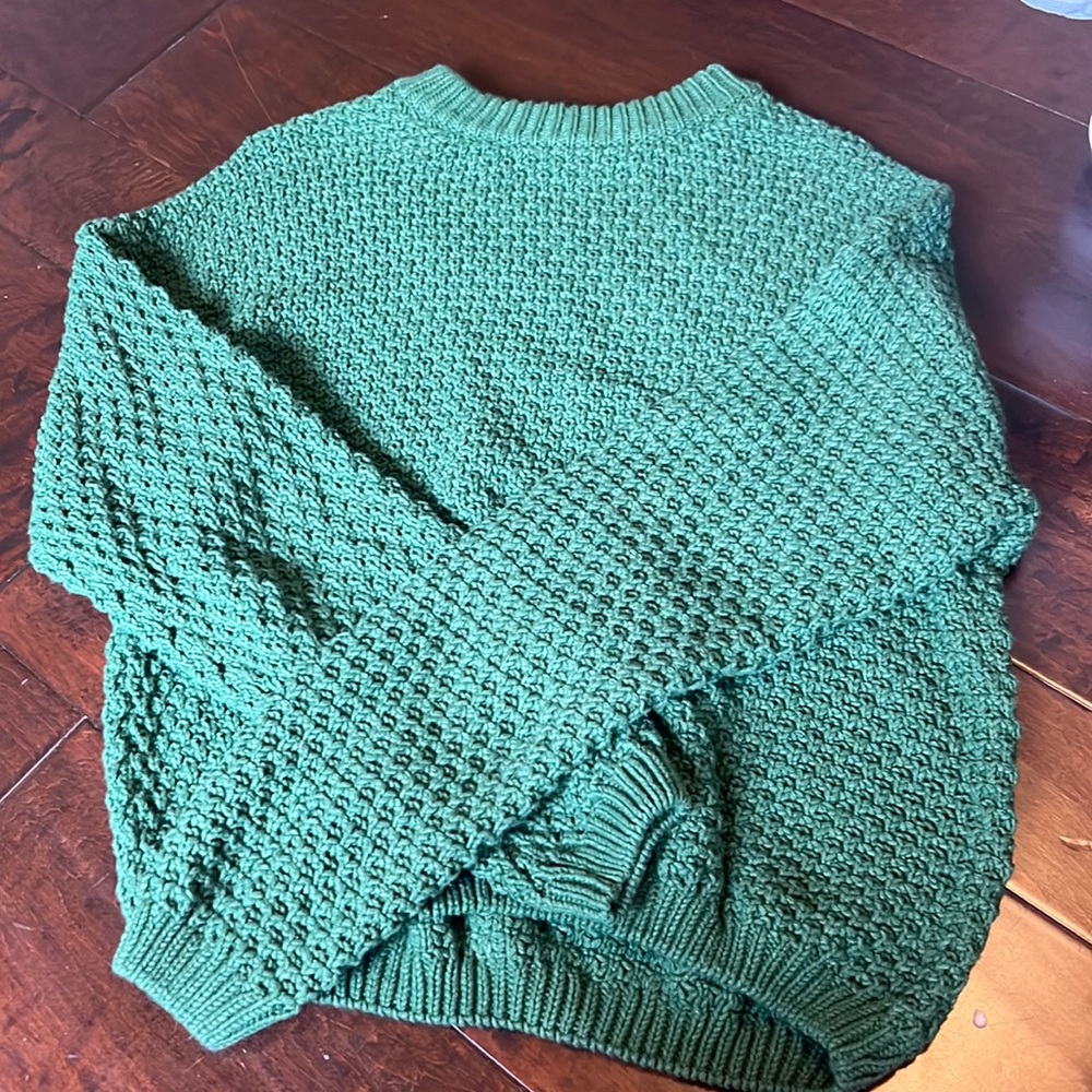 Green thick knit universal thread sweater!